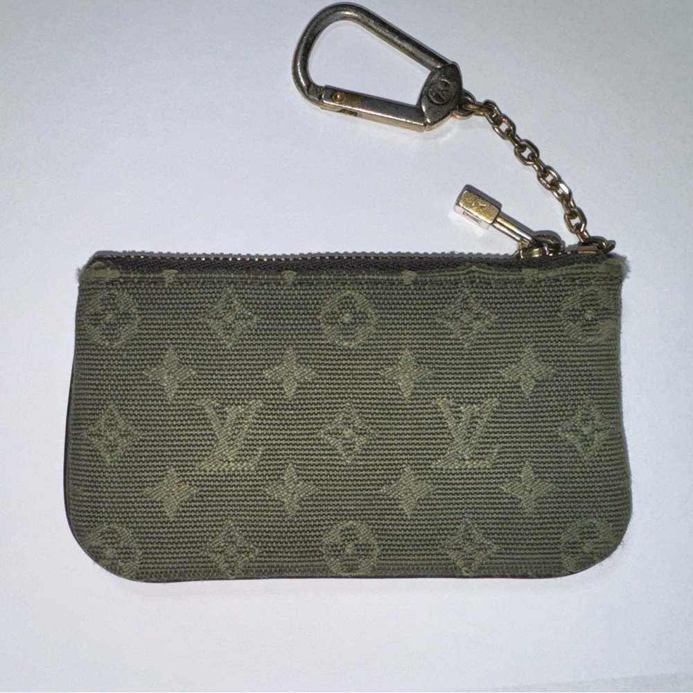 **SOLD** Louis Vuitton mini lin key pouch**SOLD**